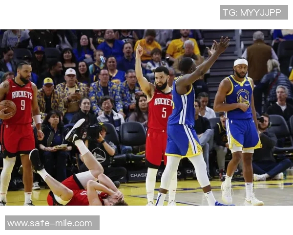 马刺与雷霆常规赛激战回顾球员表现与战术分析全面解读